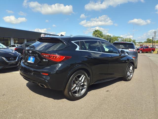 2017 INFINITI QX30 Premium