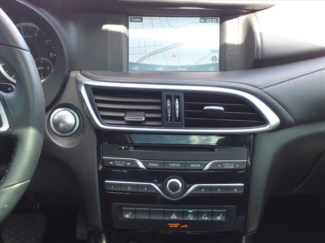 2017 INFINITI QX30 Premium