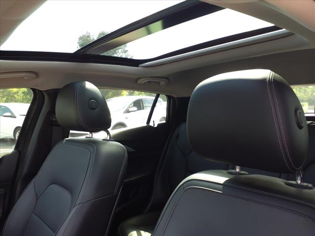 2017 INFINITI QX30 Premium