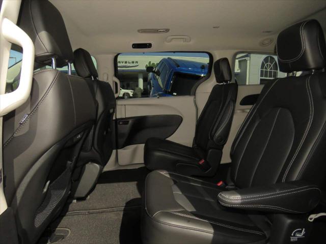 2023 Chrysler Pacifica PACIFICA TOURING L AWD