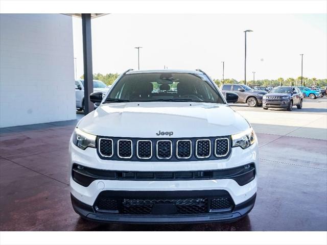 2023 Jeep Compass COMPASS LATITUDE LUX 4X4