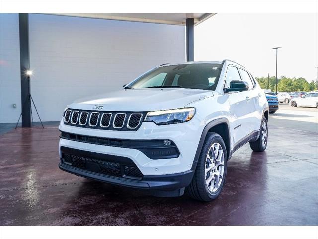 2023 Jeep Compass COMPASS LATITUDE LUX 4X4