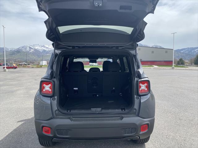 2022 Jeep Renegade RENEGADE ALTITUDE 4X4