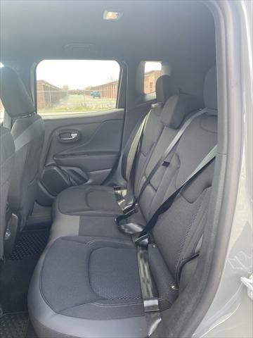 2022 Jeep Renegade RENEGADE ALTITUDE 4X4