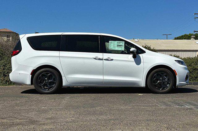 2023 Chrysler Pacifica Hybrid Touring L