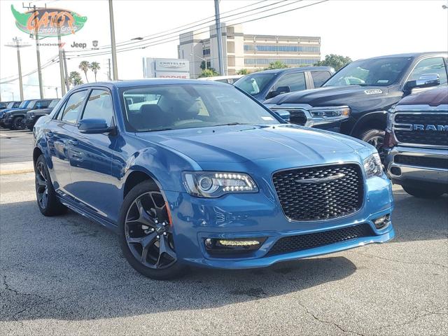 2023 Chrysler Chrysler 300 300 TOURING L RWD