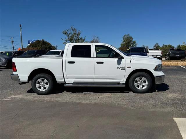 2022 RAM 1500 Classic Tradesman Crew Cab 4x4 57 Box