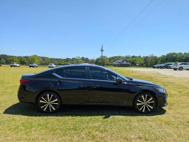 2021 Nissan Altima SR FWD