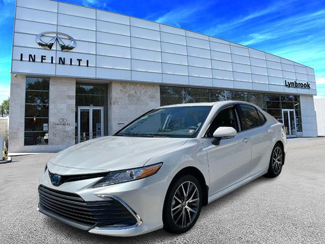 2022 Toyota Camry XLE Hybrid [1]