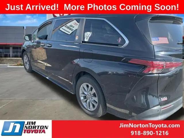 2022 Toyota Sienna XLE