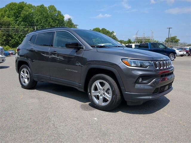 2023 Jeep Compass COMPASS LATITUDE 4X4