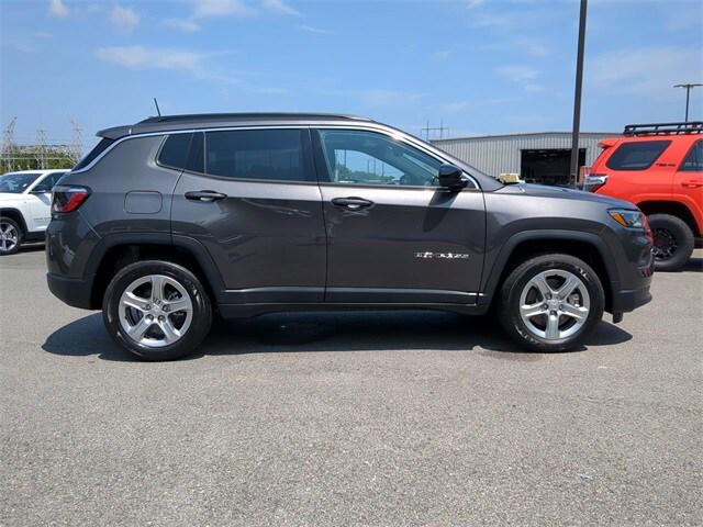 2023 Jeep Compass COMPASS LATITUDE 4X4