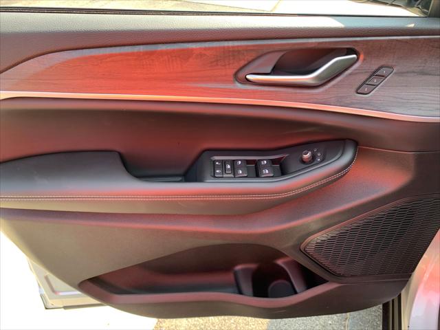 2023 Jeep Grand Cherokee GRAND CHEROKEE L LIMITED 4X4
