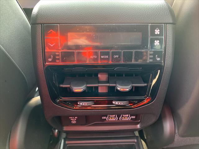 2023 Jeep Grand Cherokee GRAND CHEROKEE L LIMITED 4X4