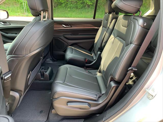 2023 Jeep Grand Cherokee GRAND CHEROKEE L LIMITED 4X4