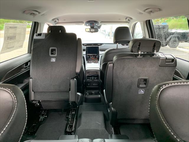 2023 Jeep Grand Cherokee GRAND CHEROKEE L LIMITED 4X4