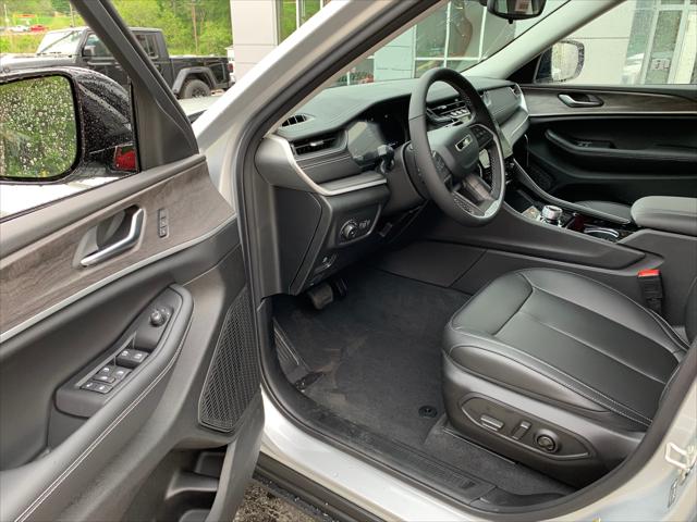 2023 Jeep Grand Cherokee GRAND CHEROKEE L LIMITED 4X4