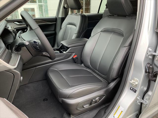 2023 Jeep Grand Cherokee GRAND CHEROKEE L LIMITED 4X4