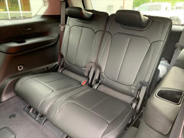 2023 Jeep Grand Cherokee GRAND CHEROKEE L LIMITED 4X4