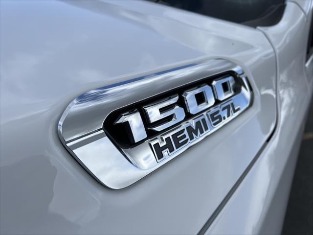 2020 RAM 1500 Laramie Crew Cab 4x4 64 Box