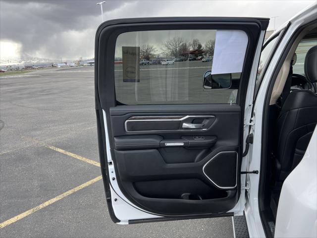2020 RAM 1500 Laramie Crew Cab 4x4 64 Box