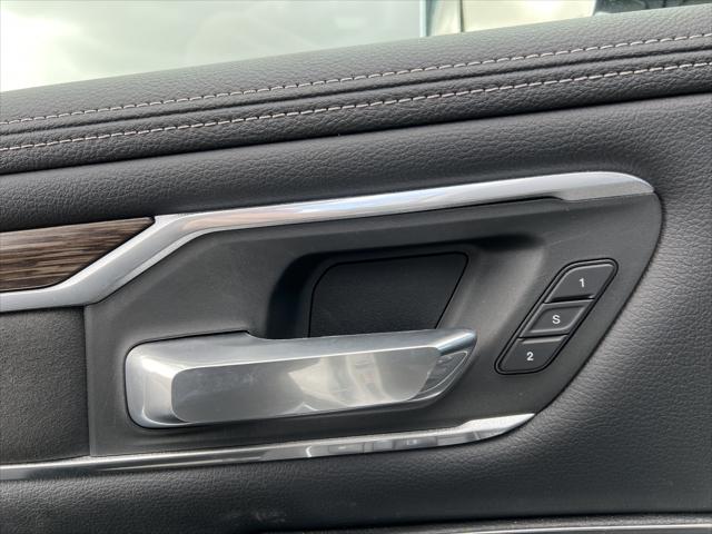 2020 RAM 1500 Laramie Crew Cab 4x4 64 Box