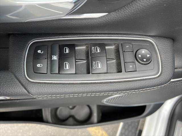 2020 RAM 1500 Laramie Crew Cab 4x4 64 Box