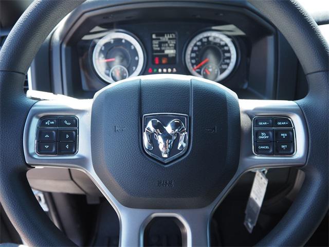 2023 RAM Ram 1500 Classic RAM 1500 CLASSIC WARLOCK QUAD CAB 4X4 64 BOX