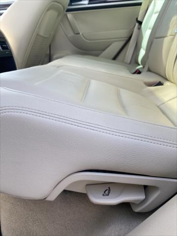 2016 Volkswagen Touareg VR6 Lux