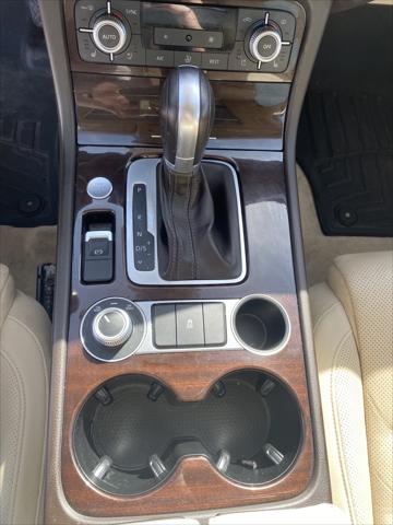 2016 Volkswagen Touareg VR6 Lux