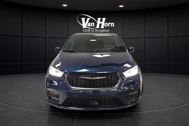 2022 Chrysler Pacifica Hybrid Touring L