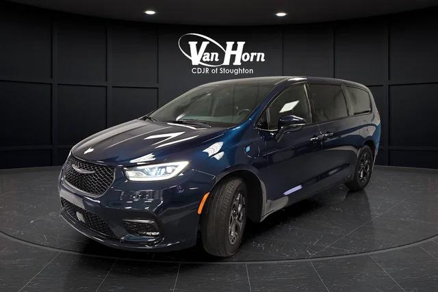 2022 Chrysler Pacifica Hybrid Touring L