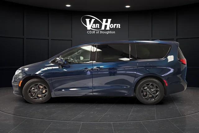 2022 Chrysler Pacifica Hybrid Touring L