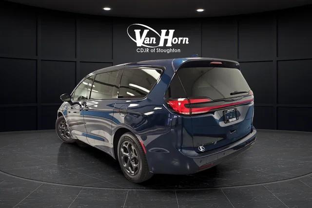 2022 Chrysler Pacifica Hybrid Touring L