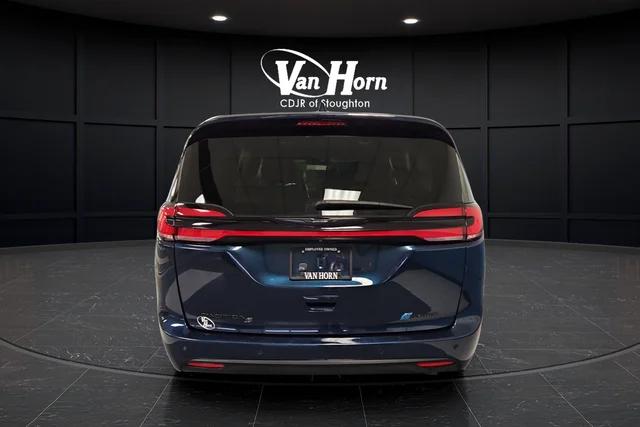 2022 Chrysler Pacifica Hybrid Touring L