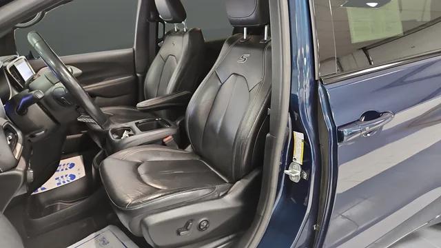 2022 Chrysler Pacifica Hybrid Touring L