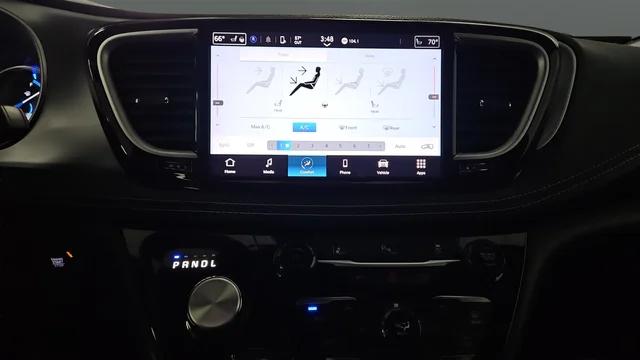 2022 Chrysler Pacifica Hybrid Touring L