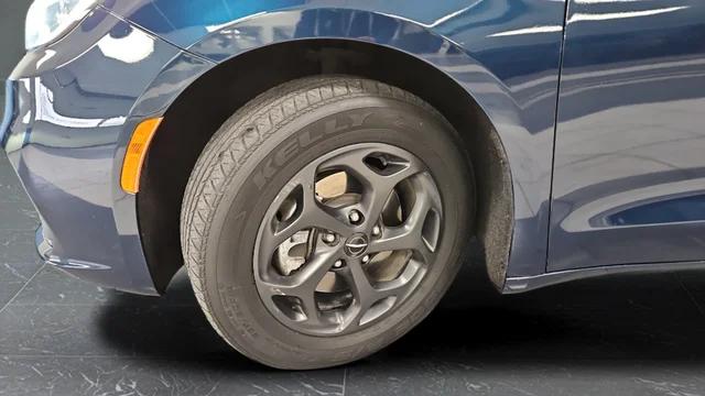 2022 Chrysler Pacifica Hybrid Touring L