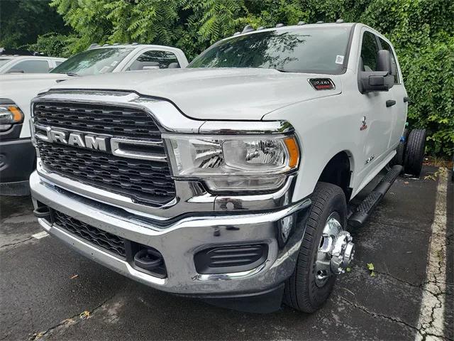 2023 RAM Ram 3500 Chassis Cab RAM 3500 SLT CREW CAB CHASSIS 4X4 60 CA