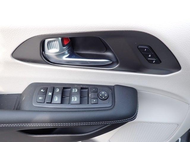 2023 Chrysler Pacifica PACIFICA TOURING L