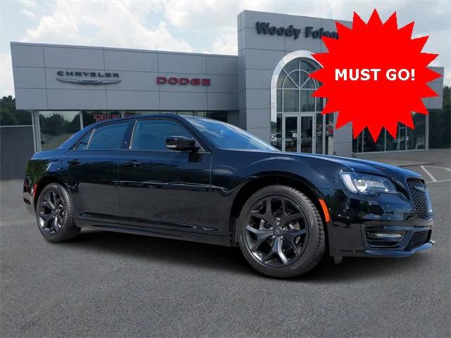 2023 Chrysler Chrysler 300 300 TOURING L RWD