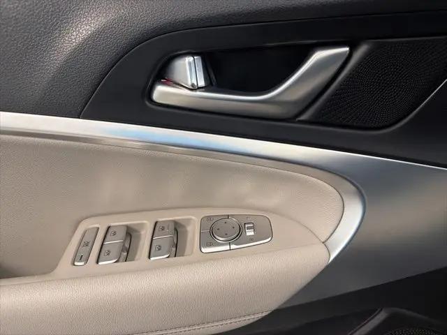 2023 Genesis G70 2.0T RWD