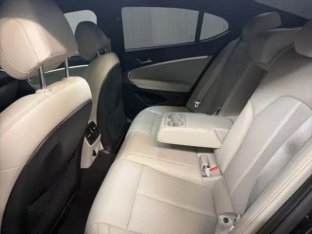 2023 Genesis G70 2.0T RWD
