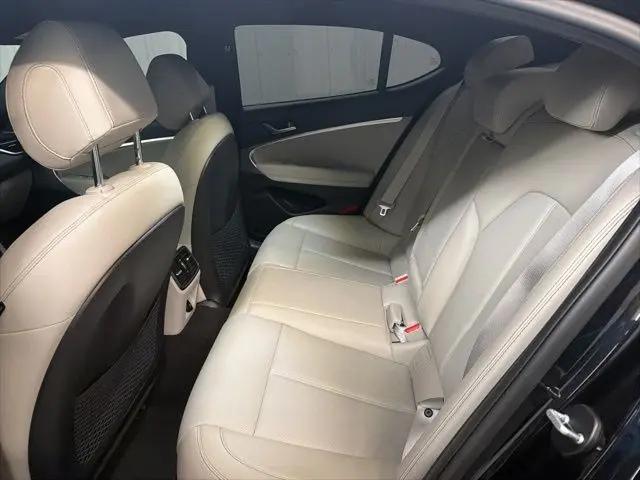2023 Genesis G70 2.0T RWD