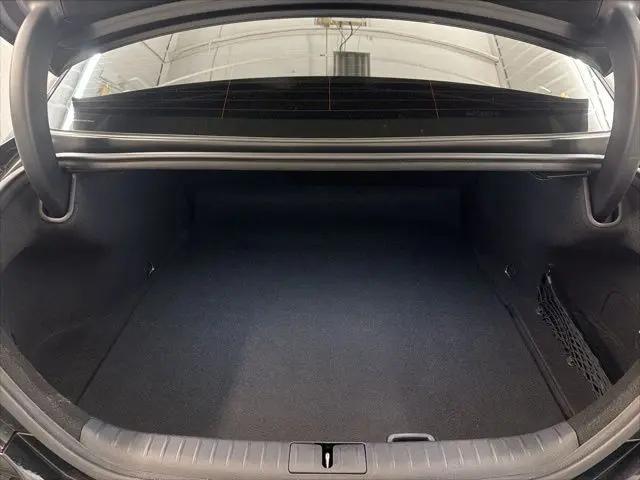 2023 Genesis G70 2.0T RWD