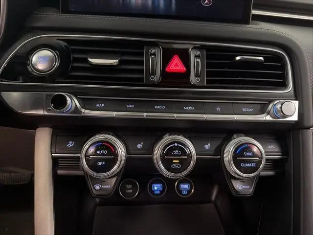2023 Genesis G70 2.0T RWD