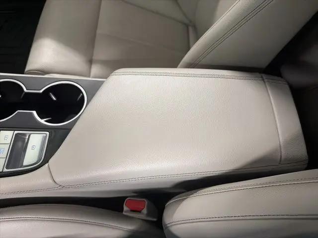 2023 Genesis G70 2.0T RWD