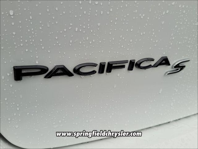 2023 Chrysler Pacifica Plug-In Hybrid PACIFICA PLUG-IN HYBRID TOURING L