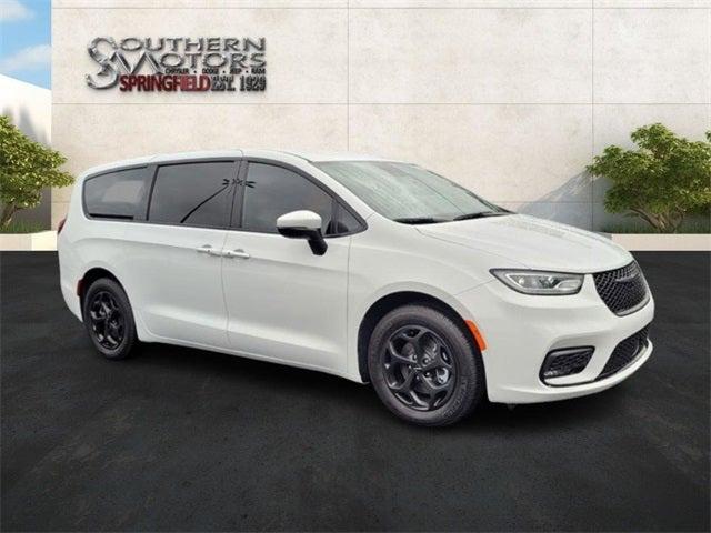 2023 Chrysler Pacifica Plug-In Hybrid PACIFICA PLUG-IN HYBRID TOURING L