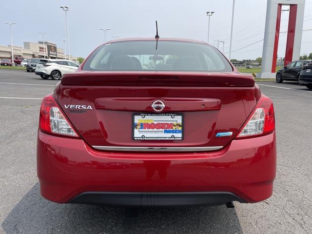 2015 Nissan Versa 1.6 S+
